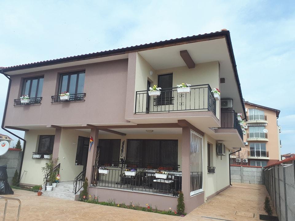 Grisha Guest house *
